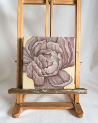 Na jaro si ještě počkáme, ale tahle jemná kráska už teď rozkvétá na plátně 🌸 Musim říct, že mě tenhle vintage vibe pořád...